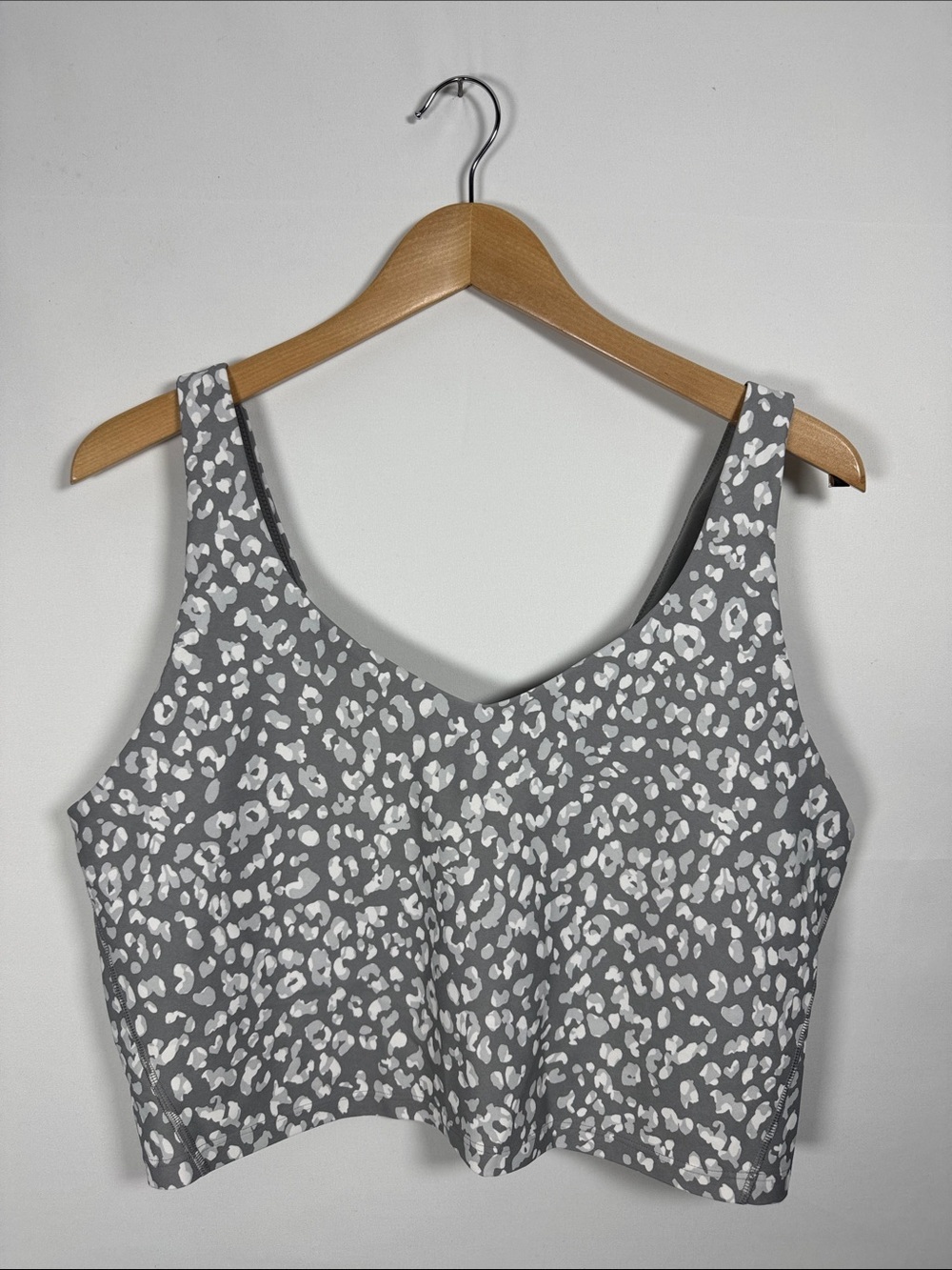WAT8 {Old Navy} "Powersoft Light Support Long Line Sports Bra" Gray Leopard